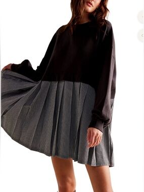 FREE PEOPLE ELEANOR STRIPED SWEATSHIRT - WASHED BLACK COMBO size Medium